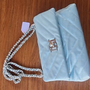 Badgley Mischka‎ gorgeous Vegan Leather quilted metallic blue soft crossb…